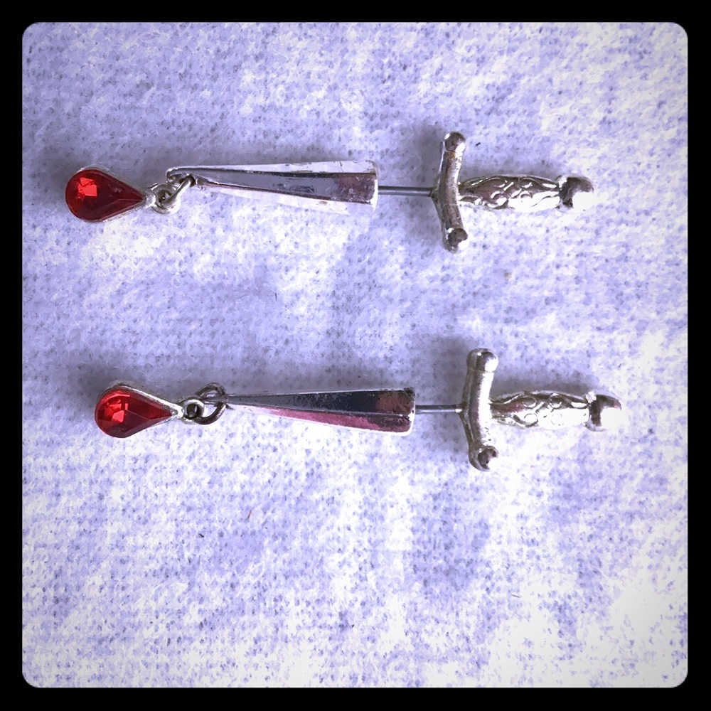 🗡Earrings❤️